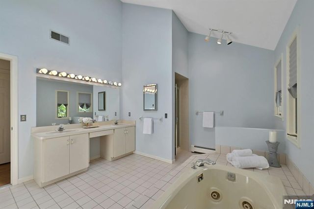 885 Summit Avenue, River Edge, NJ 07661