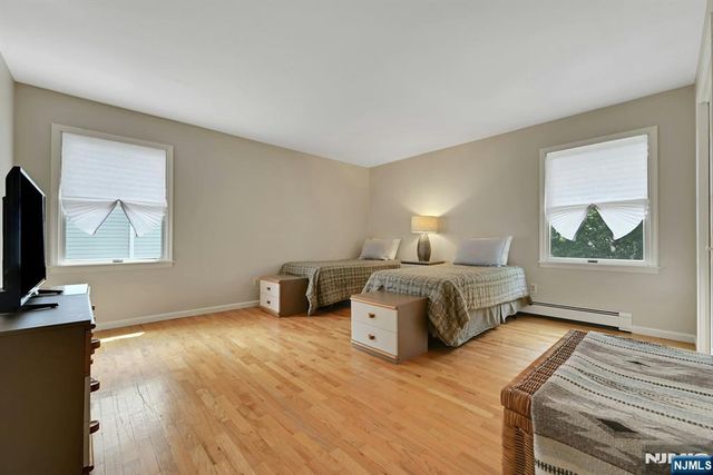 885 Summit Avenue, River Edge, NJ 07661