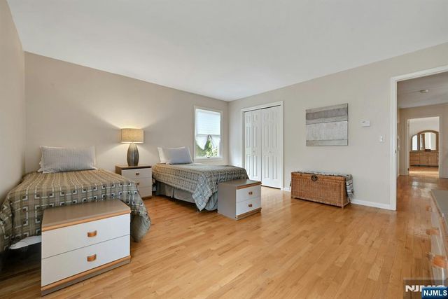 885 Summit Avenue, River Edge, NJ 07661