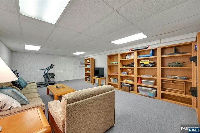 885 Summit Avenue, River Edge, NJ 07661