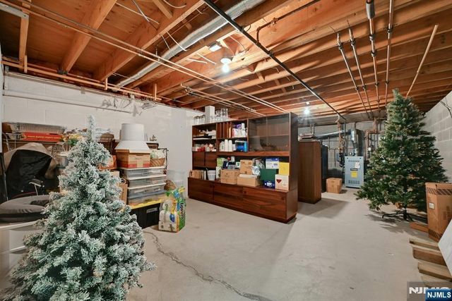 885 Summit Avenue, River Edge, NJ 07661