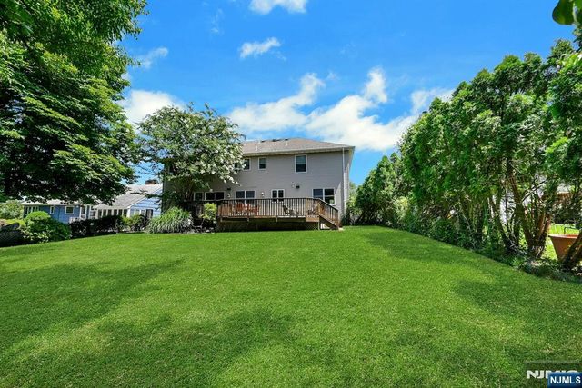 885 Summit Avenue, River Edge, NJ 07661