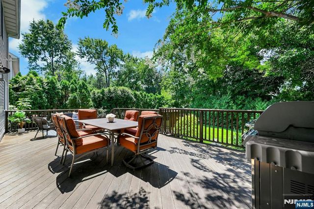 885 Summit Avenue, River Edge, NJ 07661