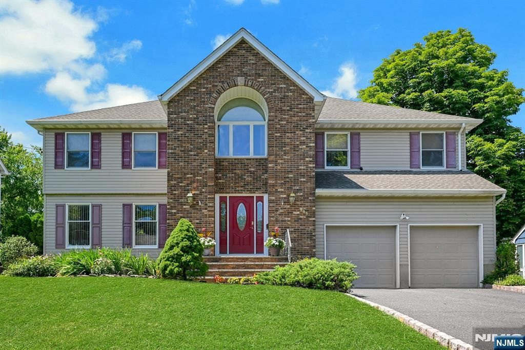 885 Summit Avenue, River Edge, NJ 07661