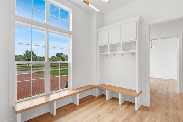 1604 Pinnacle Club Drive, Grove City, OH 43123