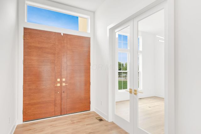 1604 Pinnacle Club Drive, Grove City, OH 43123