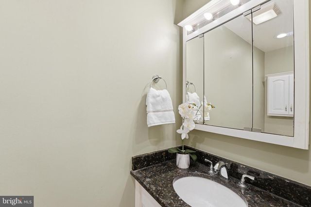 12700 WESTPORT LN, Woodbridge, VA 22192