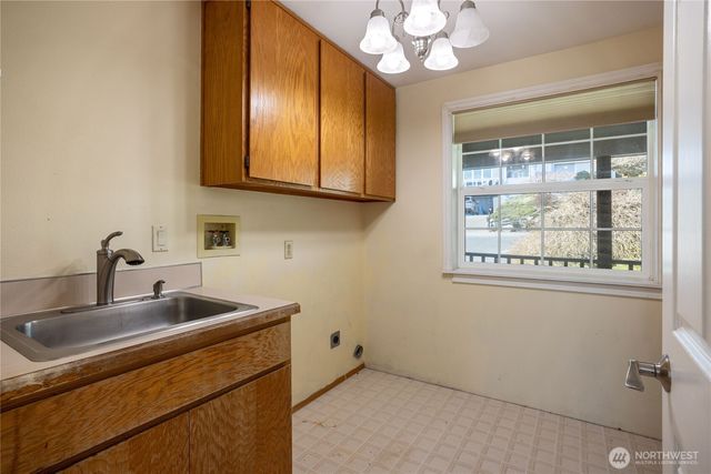 261 E Rainier Court, Allyn, WA 98524