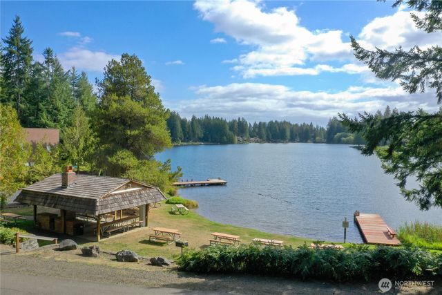 261 E Rainier Court, Allyn, WA 98524