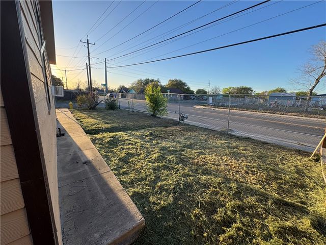 4702 Molina Dr, Corpus Christi, TX 78416