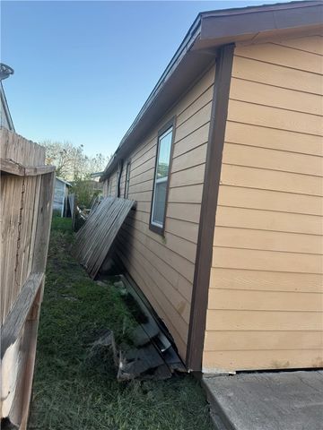 4702 Molina Dr, Corpus Christi, TX 78416