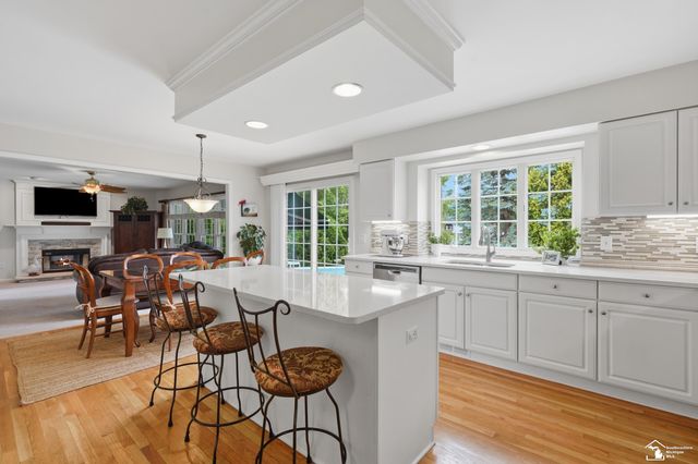 5040 cherry blossom circle Circle, West Bloomfield Twp, MI 48324