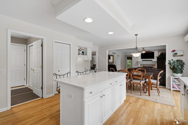 5040 cherry blossom circle Circle, West Bloomfield Twp, MI 48324
