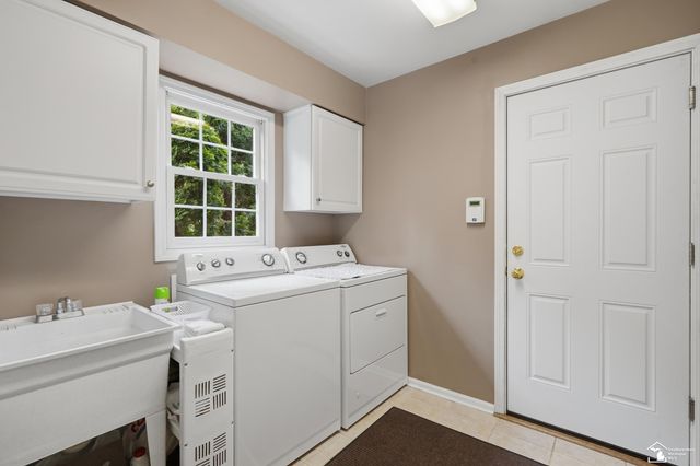 5040 cherry blossom circle Circle, West Bloomfield Twp, MI 48324