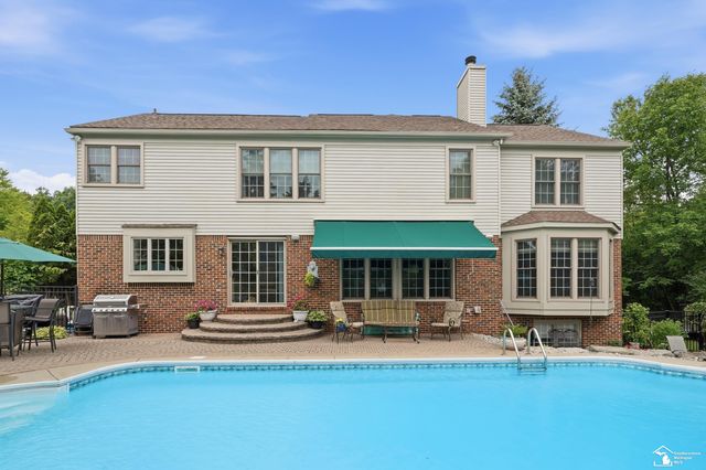 5040 cherry blossom circle Circle, West Bloomfield Twp, MI 48324