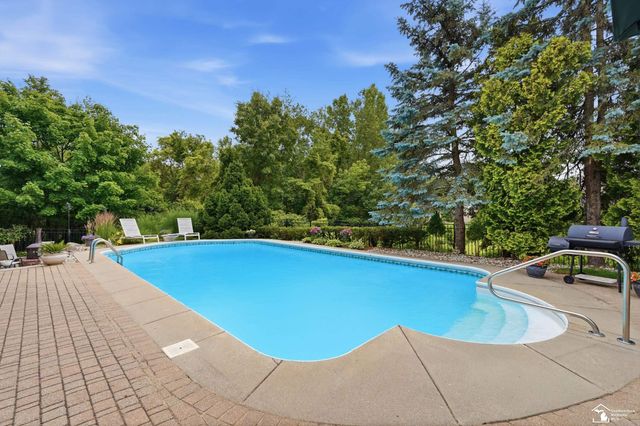 5040 cherry blossom circle Circle, West Bloomfield Twp, MI 48324