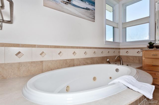 5 Calle Juela, Pensacola Beach, FL 32561