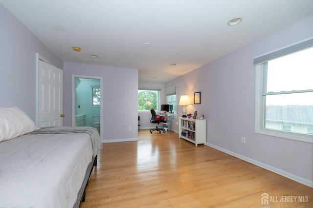 75 Boulevard West, Old Bridge, NJ 07735