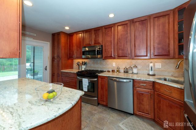 75 Boulevard West, Old Bridge, NJ 07735