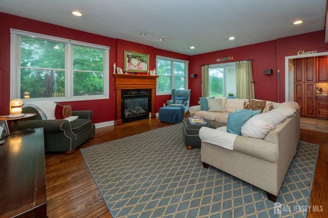75 Boulevard West, Old Bridge, NJ 07735
