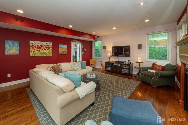 75 Boulevard West, Old Bridge, NJ 07735