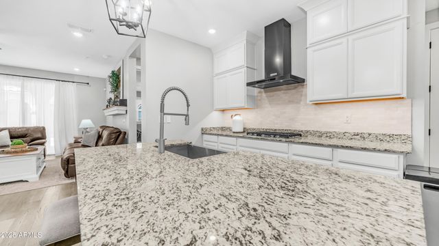 3855 S MCQUEEN Road 60, Chandler, AZ 85286