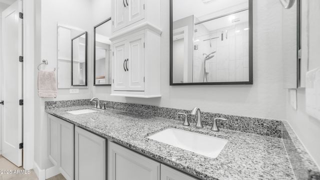 3855 S MCQUEEN Road 60, Chandler, AZ 85286