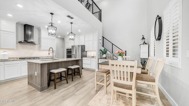 3855 S MCQUEEN Road 60, Chandler, AZ 85286