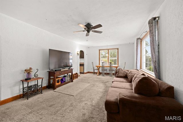 312 E Ofallon Drive, Caseyville, IL 62232