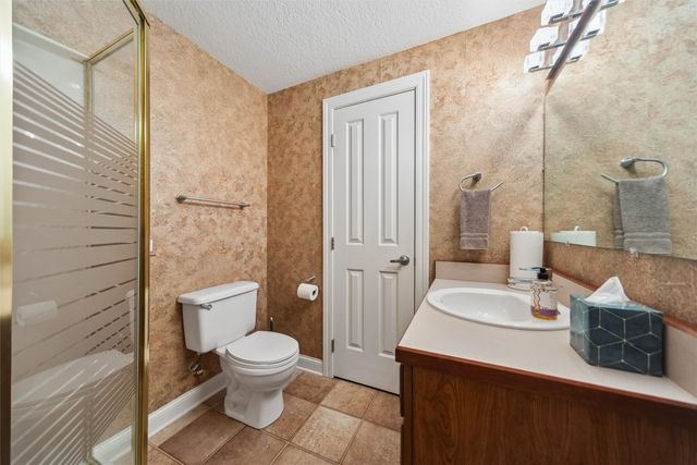 5925 Ep True Parkway 7, West Des Moines, IA 50266