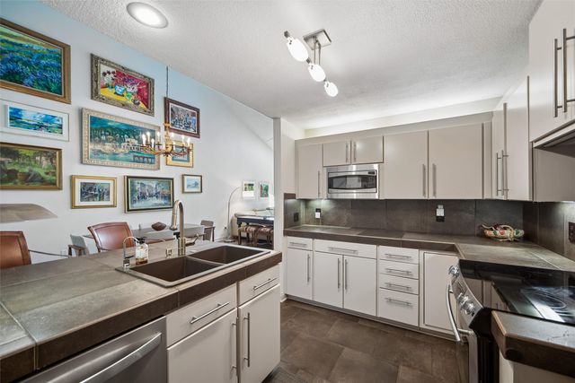 5925 Ep True Parkway 7, West Des Moines, IA 50266