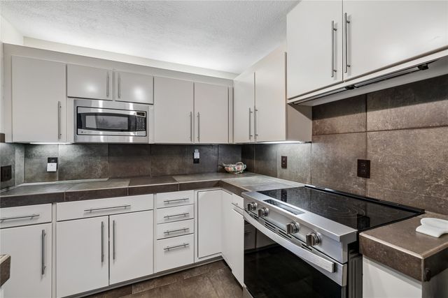 5925 Ep True Parkway 7, West Des Moines, IA 50266