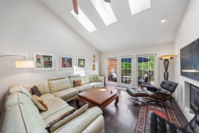 5925 Ep True Parkway 7, West Des Moines, IA 50266