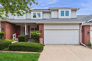 5925 Ep True Parkway 7, West Des Moines, IA 50266
