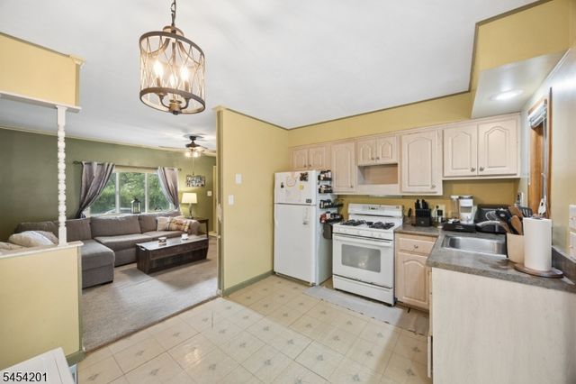 1 Ridgeview Ct, Vernon Twp., NJ 07422