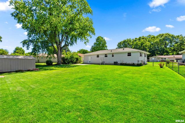 604 WHIPPOORWILL Drive, Washington, IL 61571