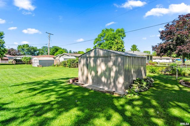 604 WHIPPOORWILL Drive, Washington, IL 61571