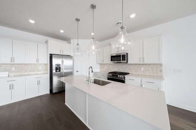 20048 Gabardine Lane, Lakeville, MN 55044