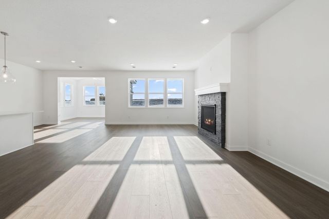 20048 Gabardine Lane, Lakeville, MN 55044