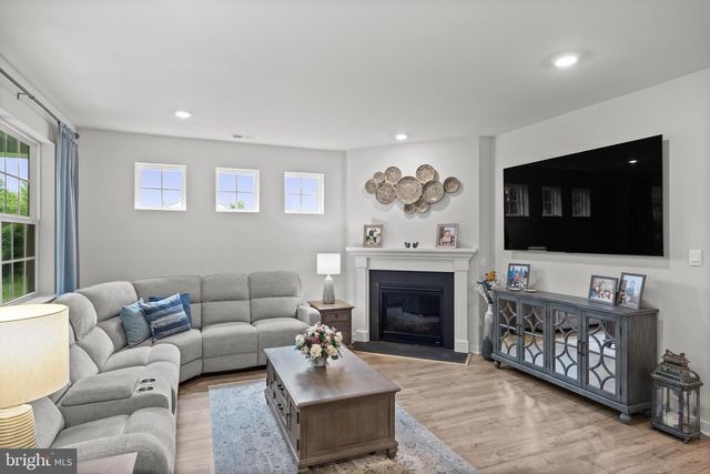 216 CONGRESSIONAL CT, Moorestown, NJ 08057