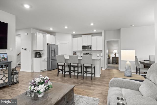 216 CONGRESSIONAL CT, Moorestown, NJ 08057