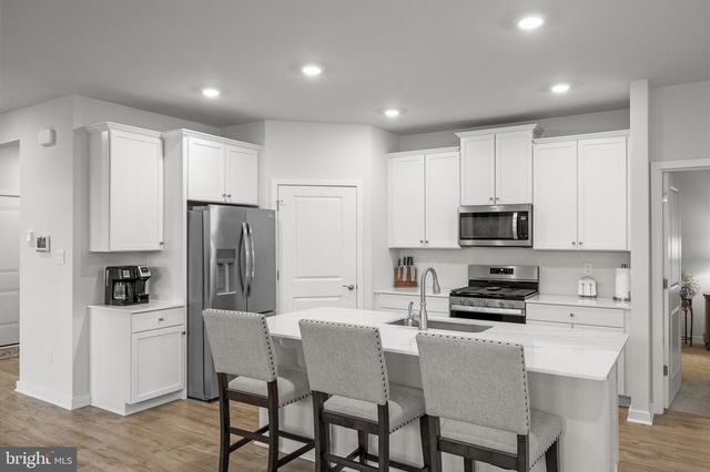 216 CONGRESSIONAL CT, Moorestown, NJ 08057
