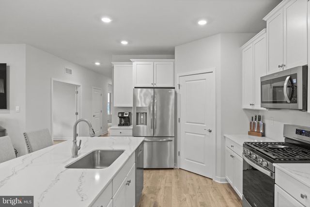 216 CONGRESSIONAL CT, Moorestown, NJ 08057