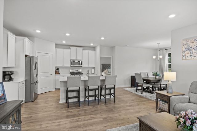 216 CONGRESSIONAL CT, Moorestown, NJ 08057