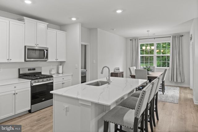 216 CONGRESSIONAL CT, Moorestown, NJ 08057