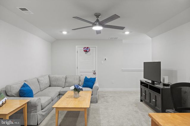 216 CONGRESSIONAL CT, Moorestown, NJ 08057