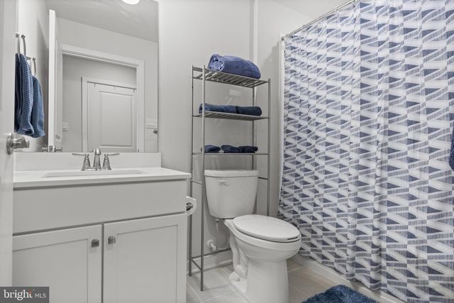 216 CONGRESSIONAL CT, Moorestown, NJ 08057