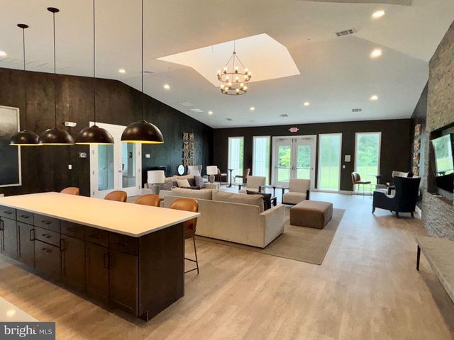 216 CONGRESSIONAL CT, Moorestown, NJ 08057