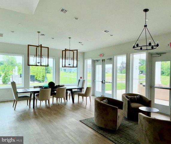 216 CONGRESSIONAL CT, Moorestown, NJ 08057