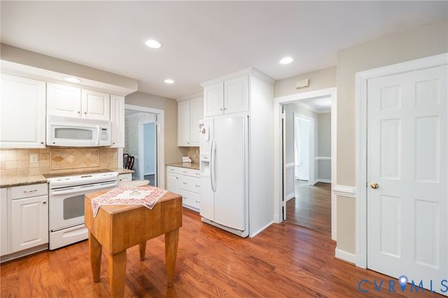 10101 Farmleigh Dr, North Chesterfield, VA 23235